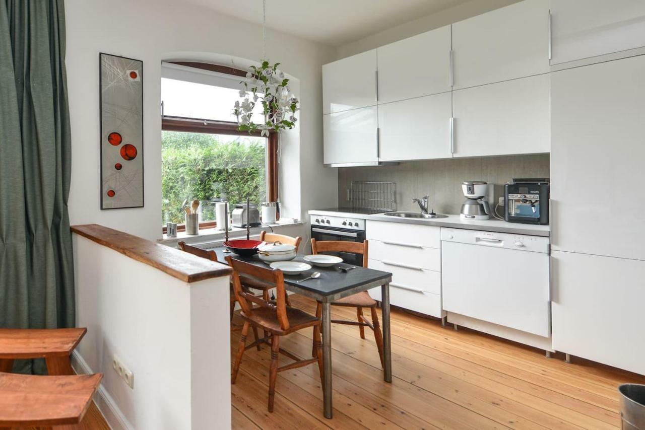 Kanalvilla - Urlaub Am Nord-Ostseekanal - Zwei Ferienwohnungen Im Angebot- Eine Im Dachgeschoss Und Eine Wohnung Mit Garten Sehestedt  エクステリア 写真