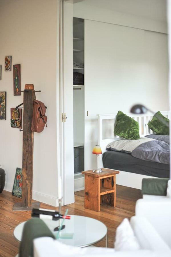 Kanalvilla - Urlaub Am Nord-Ostseekanal - Zwei Ferienwohnungen Im Angebot- Eine Im Dachgeschoss Und Eine Wohnung Mit Garten Sehestedt  エクステリア 写真