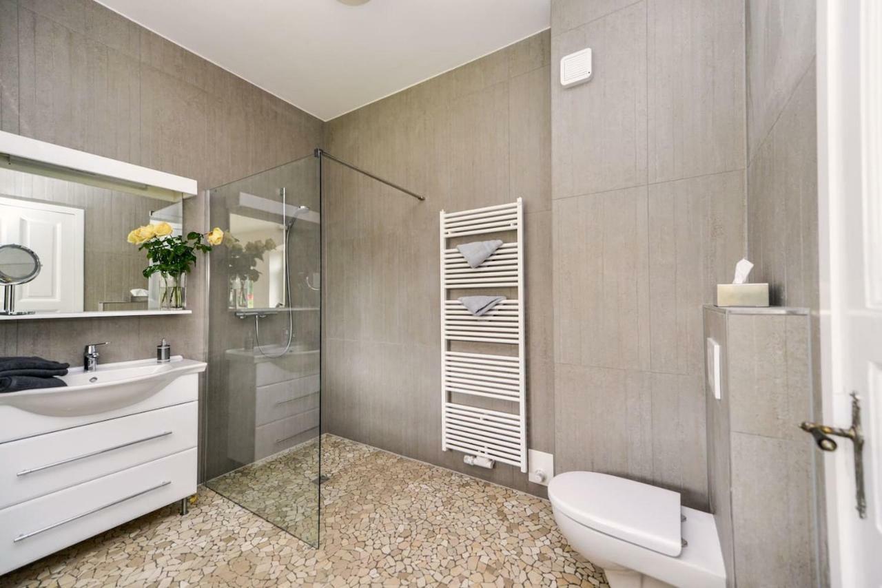 Kanalvilla - Urlaub Am Nord-Ostseekanal - Zwei Ferienwohnungen Im Angebot- Eine Im Dachgeschoss Und Eine Wohnung Mit Garten Sehestedt  エクステリア 写真