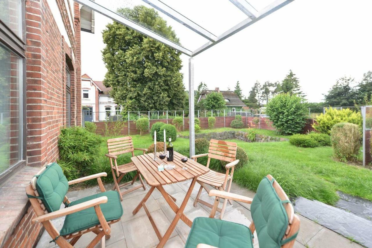 Kanalvilla - Urlaub Am Nord-Ostseekanal - Zwei Ferienwohnungen Im Angebot- Eine Im Dachgeschoss Und Eine Wohnung Mit Garten Sehestedt  エクステリア 写真