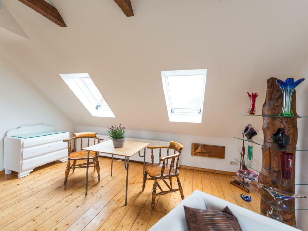 Kanalvilla - Urlaub Am Nord-Ostseekanal - Zwei Ferienwohnungen Im Angebot- Eine Im Dachgeschoss Und Eine Wohnung Mit Garten Sehestedt  エクステリア 写真